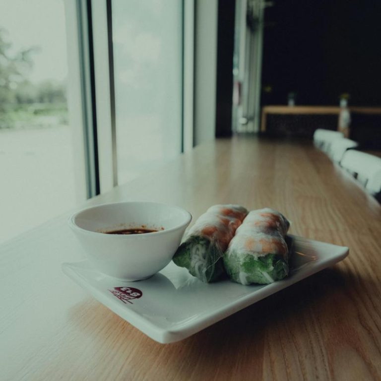 fresh-spring-rolls-cfc0e2019a4843728abd1ced189d385e
