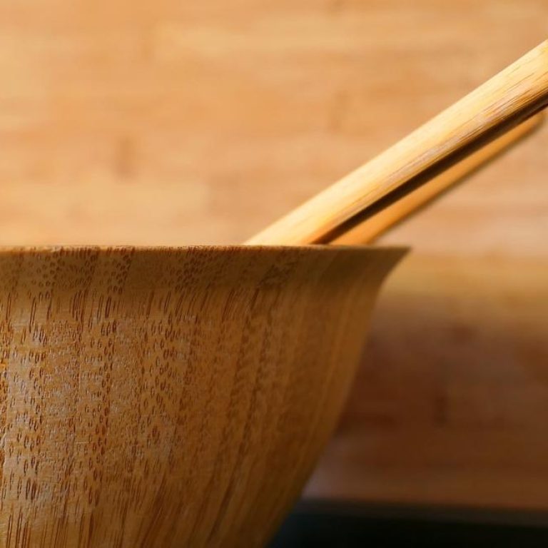 salad-bowl-5bebc6541c2342e3b3a6c59bebd91924
